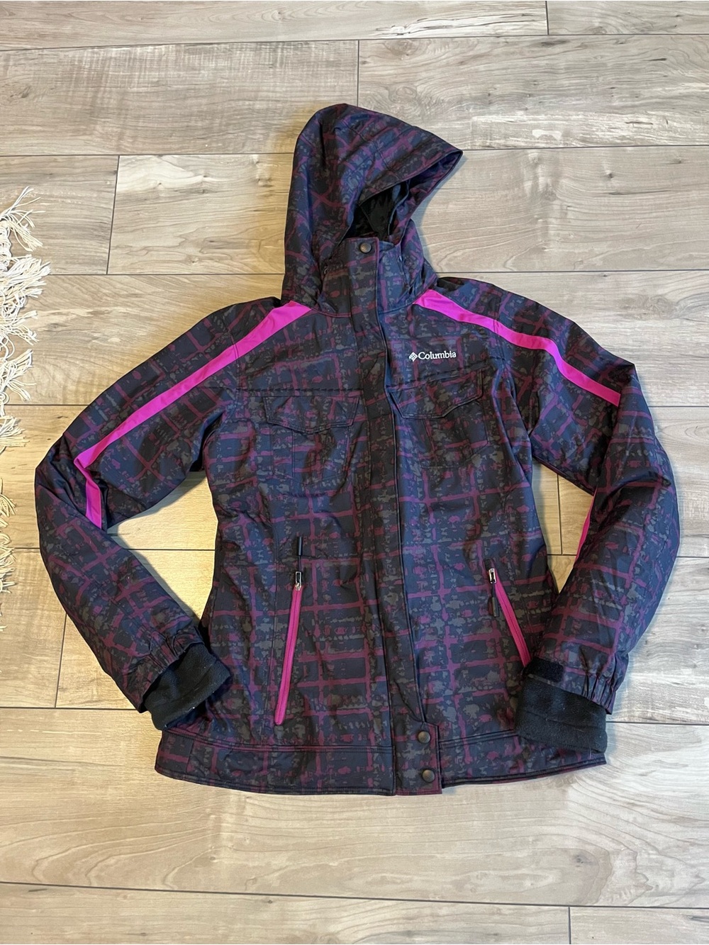Columbia Women's Medium Ski Jacket Gray Pink Geometric Hooded Outer Shell M